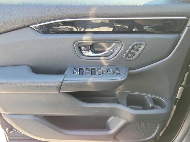 2023 Honda Pilot EX-L w/Rear Captain's Chairs