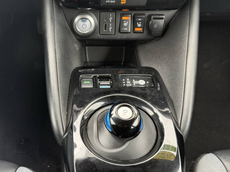 2022 Nissan LEAF SL PLUS