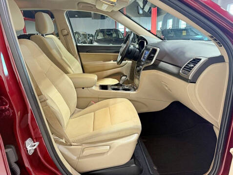 2019 Jeep Grand Cherokee Laredo E