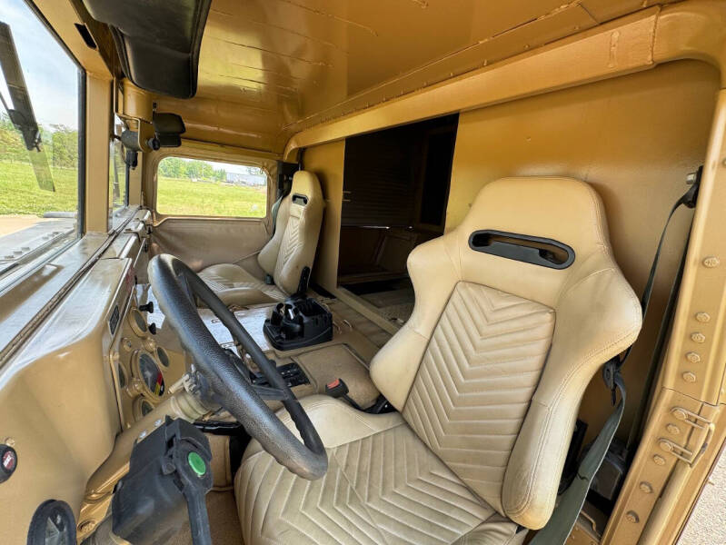 2002 AM General HMMWV