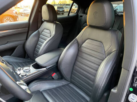 2022 Alfa Romeo Stelvio Quadrifoglio