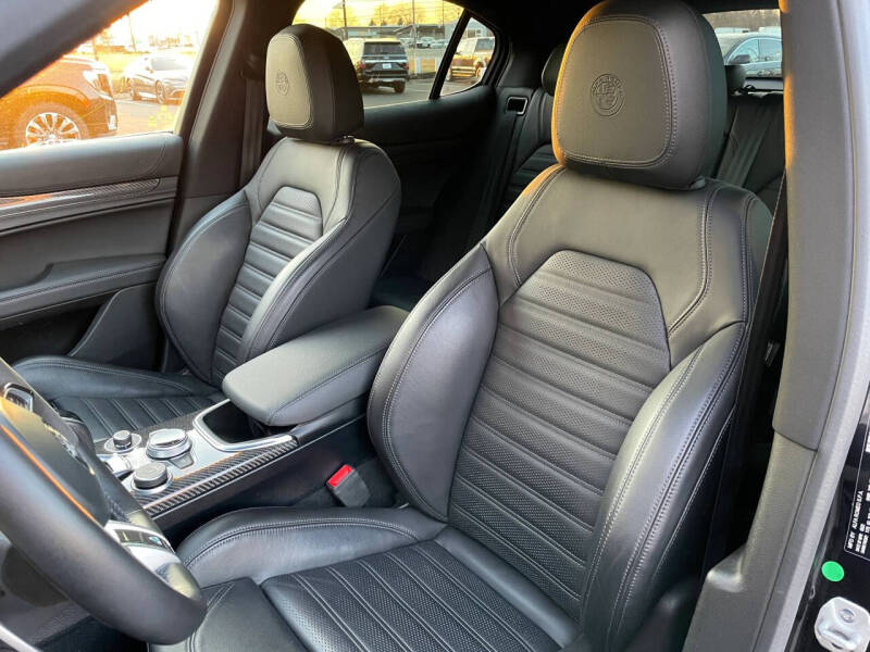 2022 Alfa Romeo Stelvio Quadrifoglio