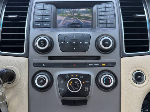 2016 Ford Taurus SE