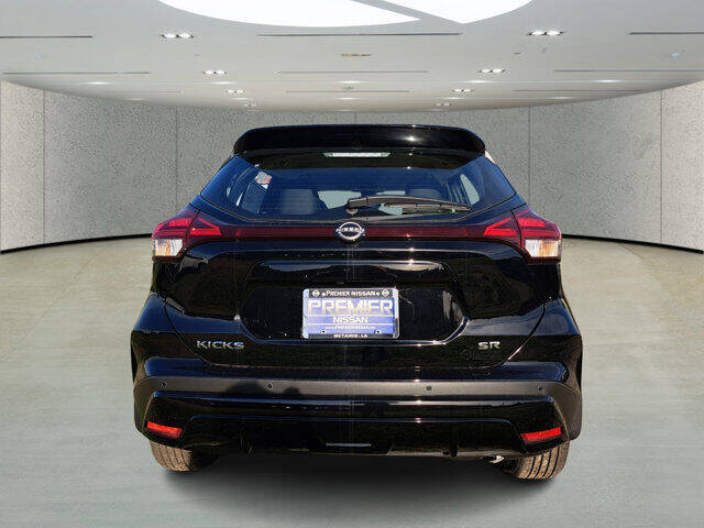 2024 Nissan Kicks SR