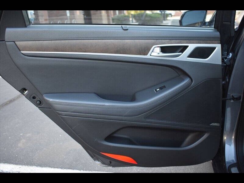 2015 Hyundai Genesis 5.0L