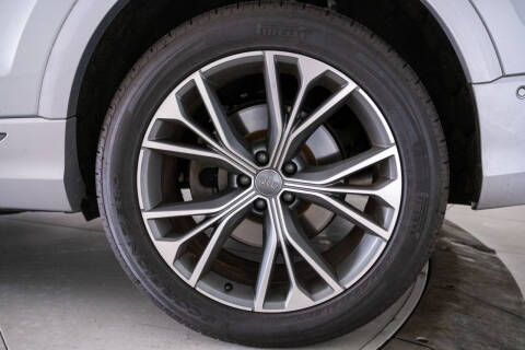 2020 Audi Q8 quattro Premium Plus 55 TFSI