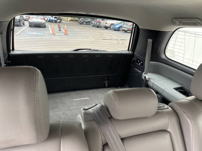 2016 Toyota Sequoia SR5