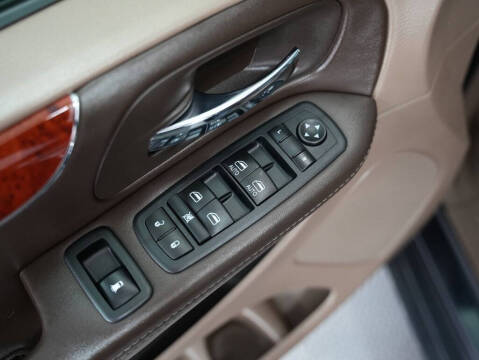 2014 Chrysler Town and Country Touring-L