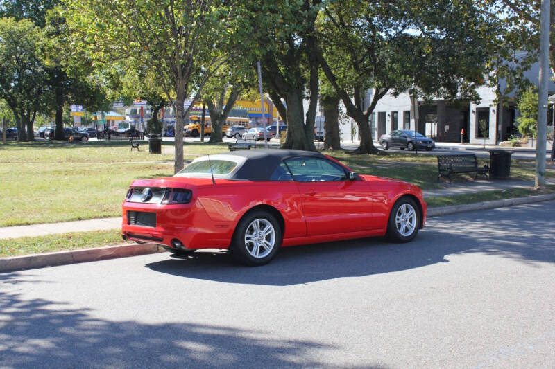 2014 Ford Mustang V6
