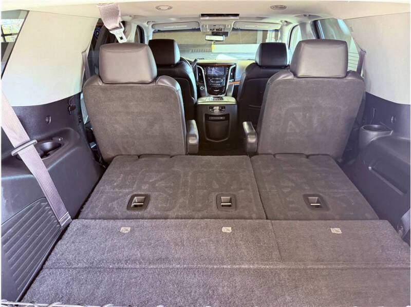 2017 Cadillac Escalade Luxury