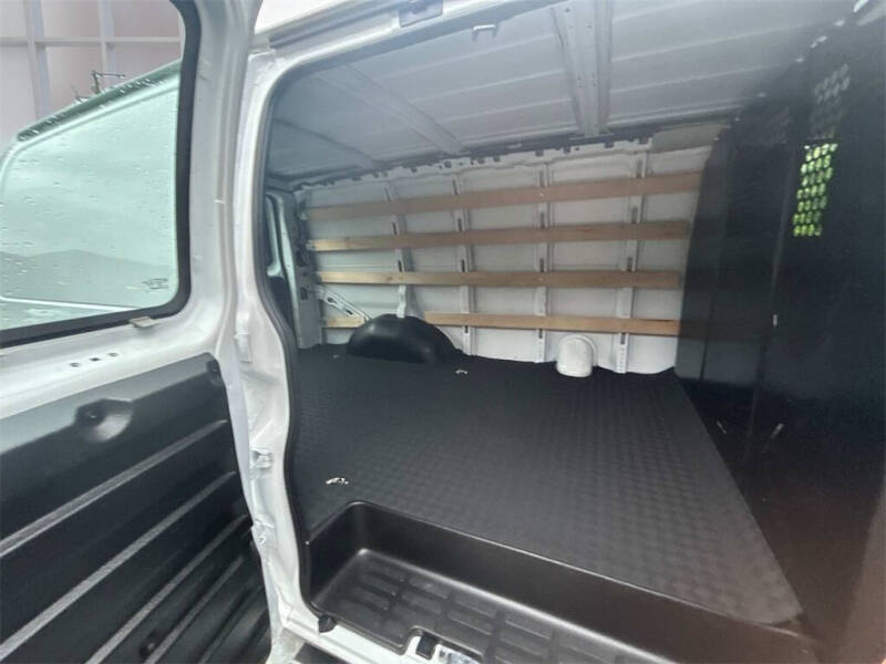 2023 GMC Savana 2500