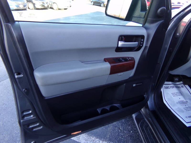 2016 Toyota Sequoia Platinum