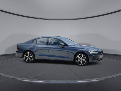 2024 Volvo S60 B5 Core Dark Theme
