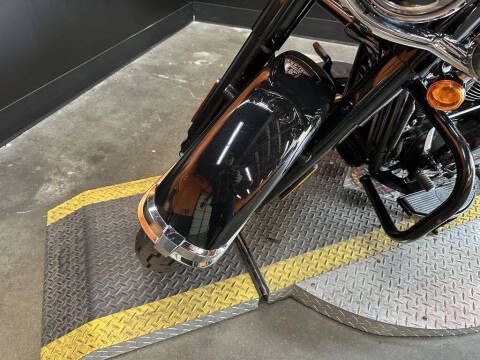 2018 Harley-Davidson® FLHC - Softail® Heritage