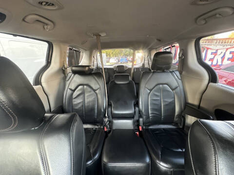 2017 Chrysler Pacifica Touring Plus