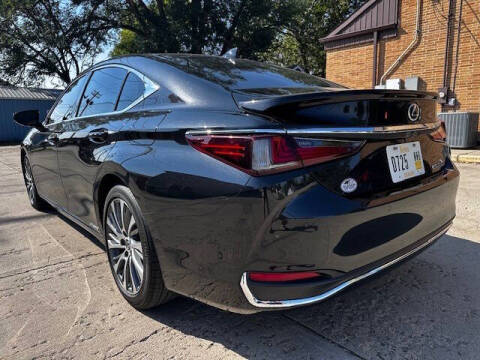 2021 Lexus ES 300h