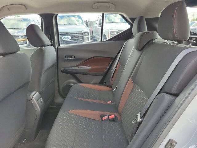 2023 Nissan Kicks SR