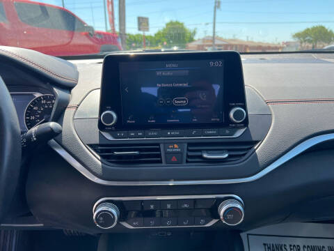 2022 Nissan Altima 2.5 SR