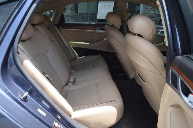 2017 Genesis G80