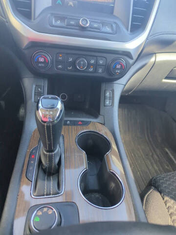 2017 GMC Acadia SLE-2