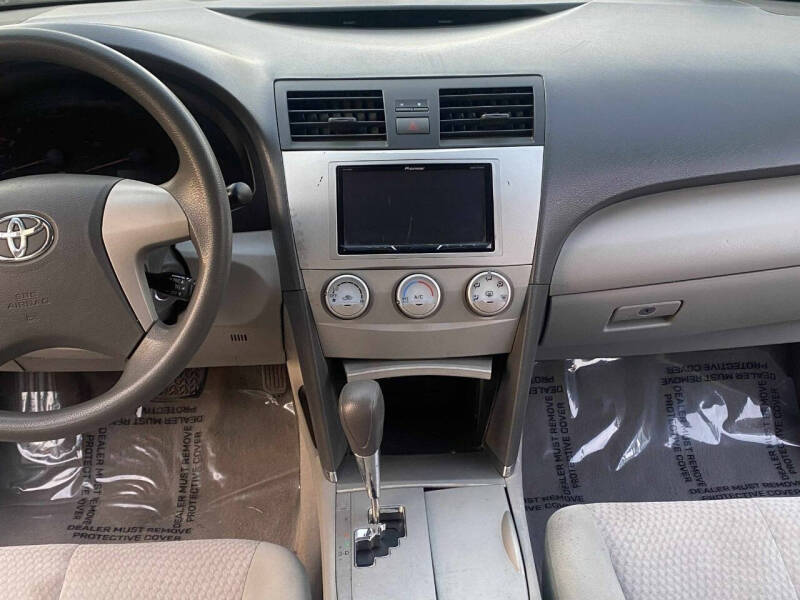 2011 Toyota Camry LE