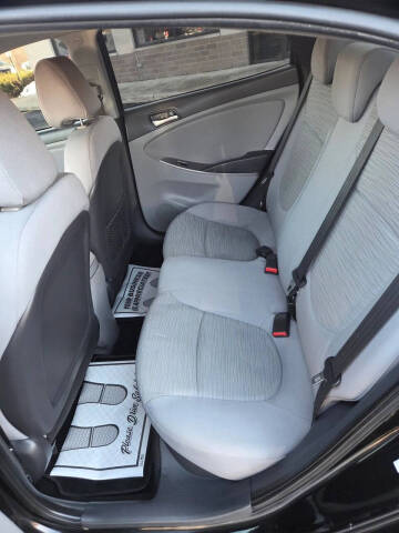 2017 Hyundai Accent Value Edition