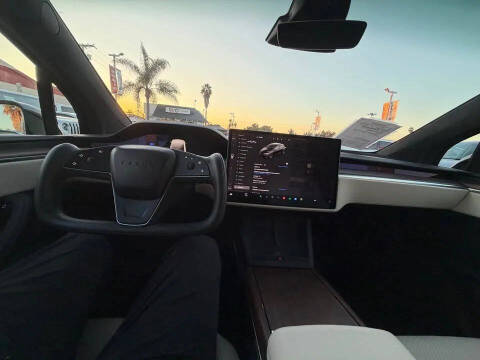 2023 Tesla Model X Standard Range