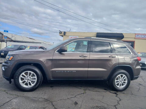 2018 Jeep Grand Cherokee Laredo E