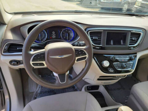 2021 Chrysler Voyager LX