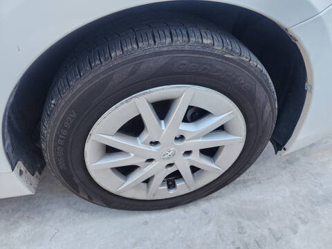 2014 Toyota Prius v Two