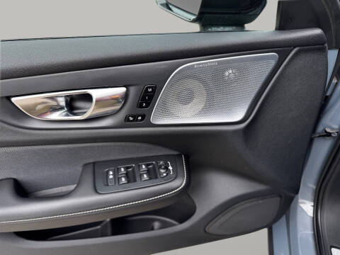 2022 Volvo V60 Recharge T8 Polestar Engineered