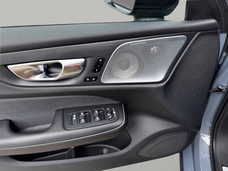 2022 Volvo V60 Recharge T8 Polestar Engineered