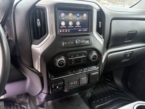 2022 Chevrolet 3500HD Regular Cab 4x4