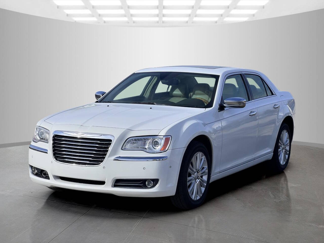 2014 Chrysler 300 for sale at Used Cars Toledo in Oregon, OH