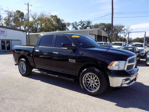 2017 RAM 1500 SLT