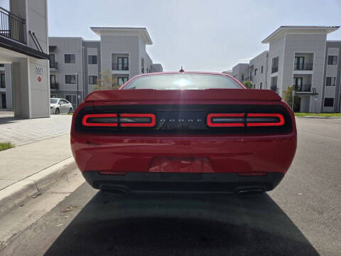 2015 Dodge Challenger SXT Plus