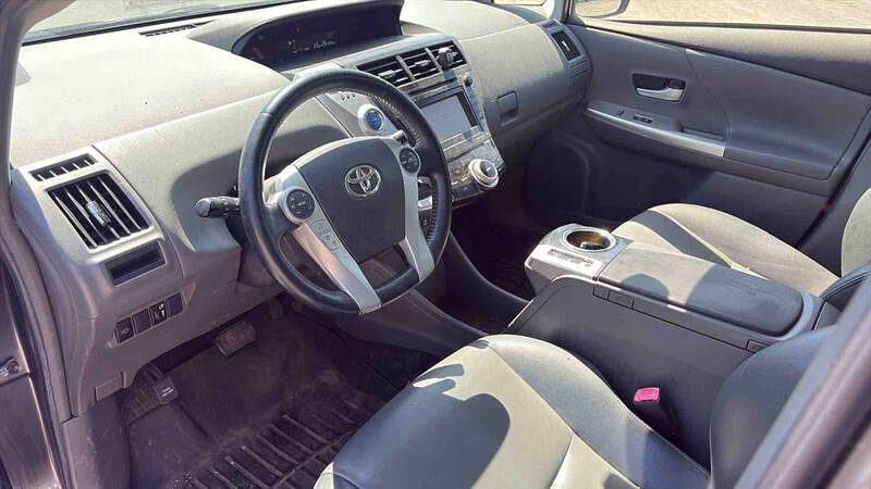 2013 Toyota Prius v Five