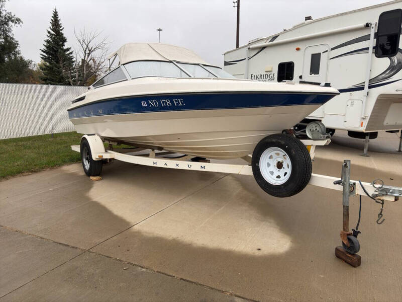 1993 Maxum 18 Foot Bo