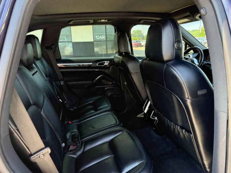 2018 Porsche Cayenne Platinum Edition