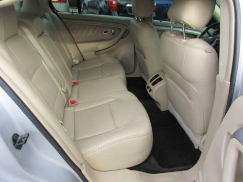 2018 Ford Taurus SEL