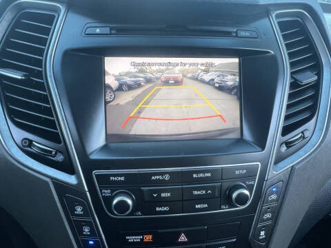 2017 Hyundai Santa Fe SE