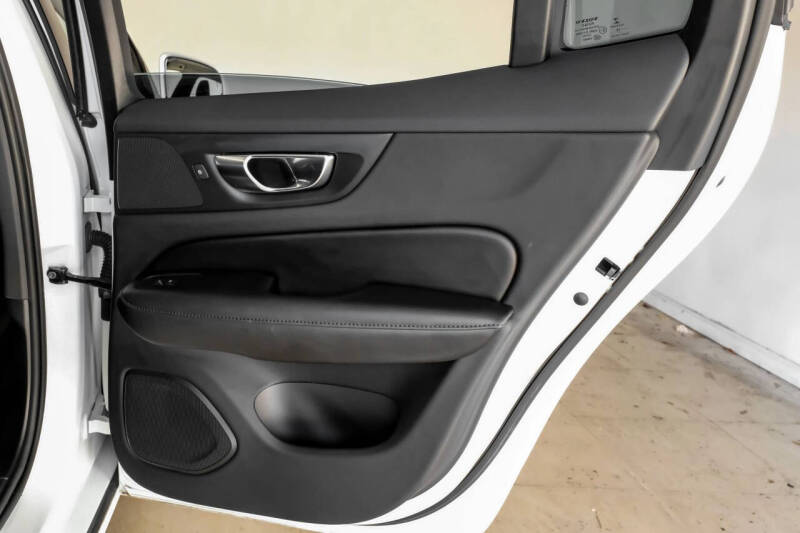 2020 Volvo S60 T5 Momentum