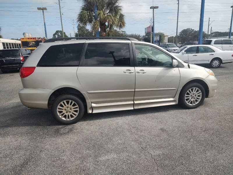 2008 Toyota Sienna XLE