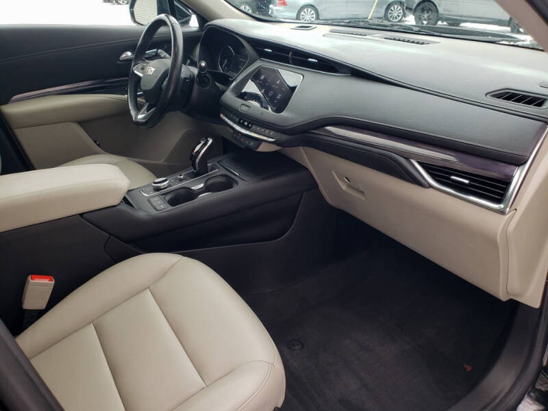 2021 Cadillac XT4 Luxury