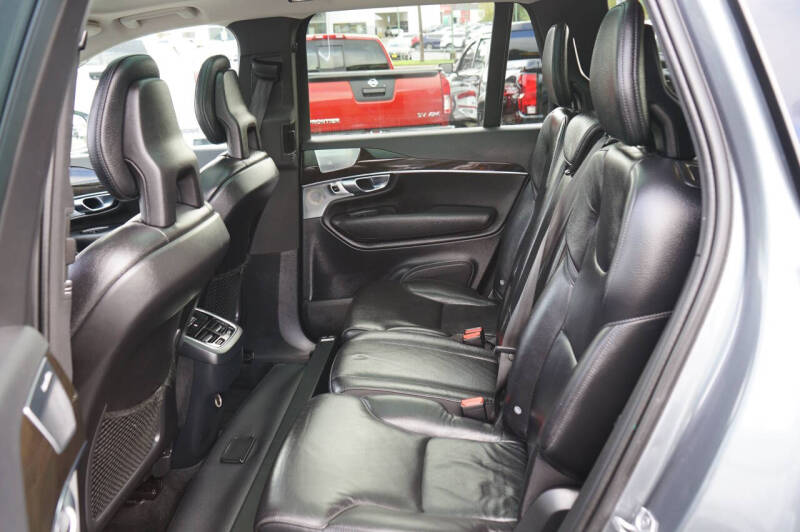 2018 Volvo XC90 T6 Momentum