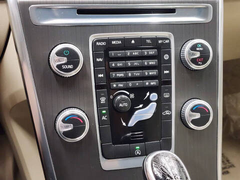 2016 Volvo XC60 T6 Drive-E