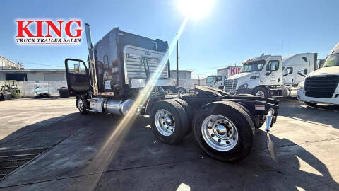 2022 Freightliner Coronado 122 SD