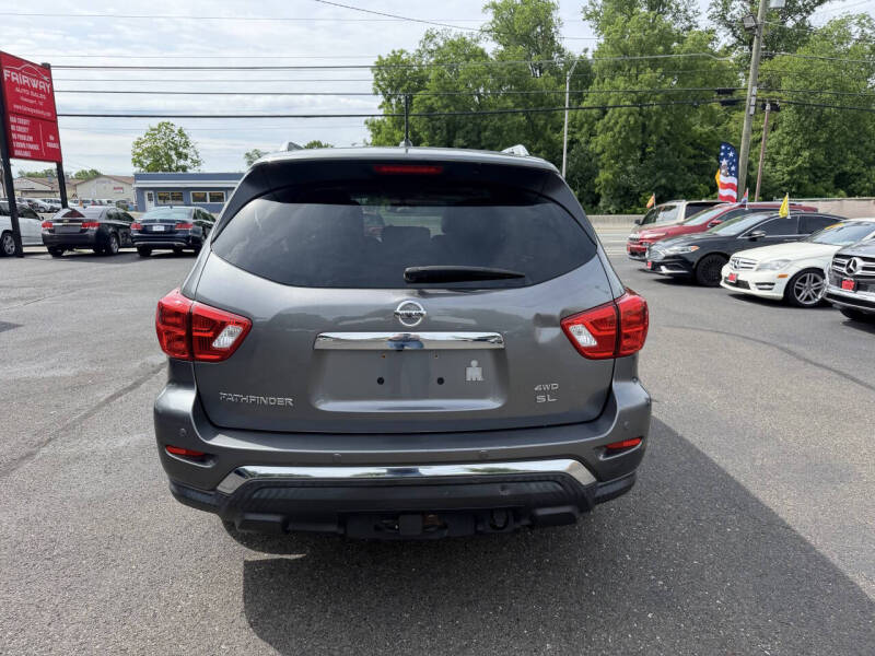 2017 Nissan Pathfinder SL