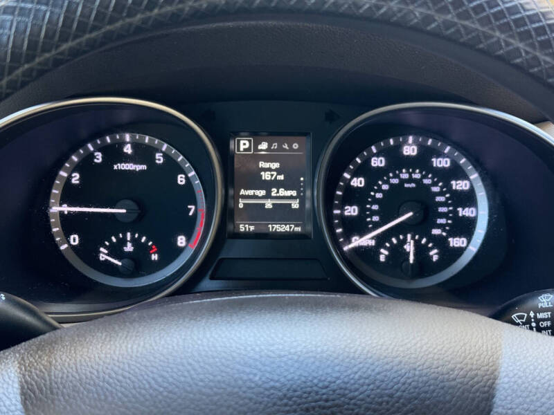 2017 Hyundai Santa Fe SE