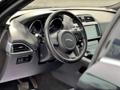 2020 Jaguar F-PACE 25t Premium